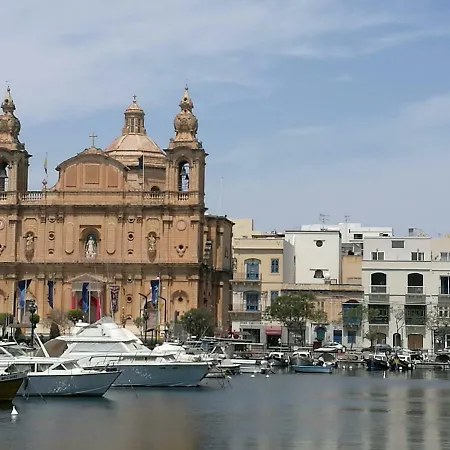 Easylets Malta Msida