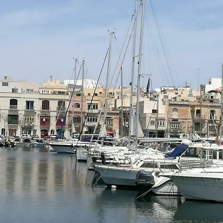 Easylets Malta Msida